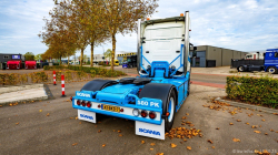 20251019-Tom-Holding-00506